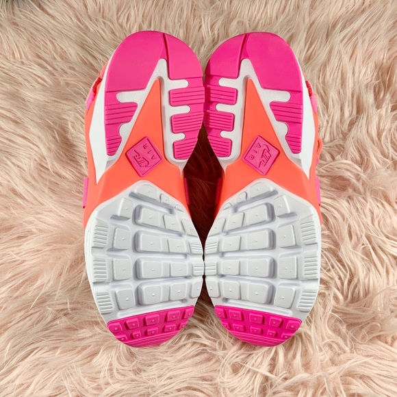 New Nike Women’s Air Huarache City Low - Picture 7 of 7